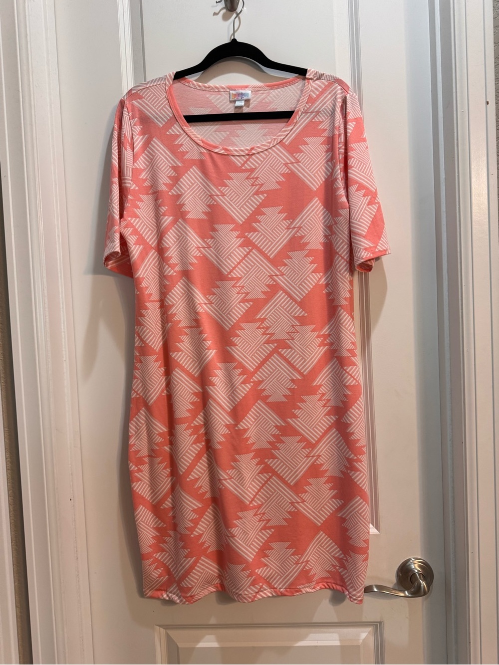 LuLaRoe Julia Dress Pink Arrow Print Size 2XL Half Sleeve Armpit To Armpit 22”